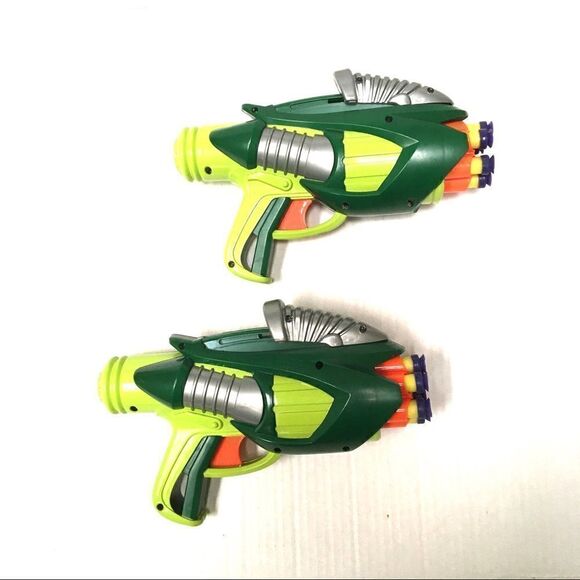 Buzbee Toys Air Warriors Tek 6 dart guns - Picture 2 of 3